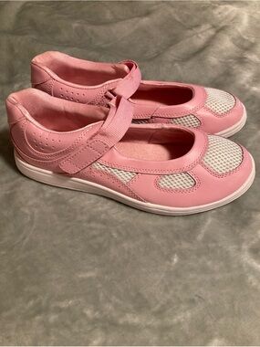 EUC Vintage Mushrooms Leather Mary Jane Slip On Shoe Size 8.5M